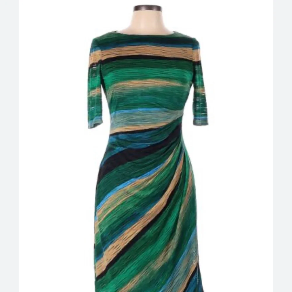 Dress - Picture 1 of 2